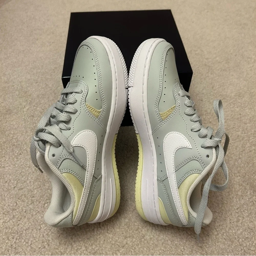 Nike Gamma Force Sneakers in Light silver/White/Life lime Size 6.5